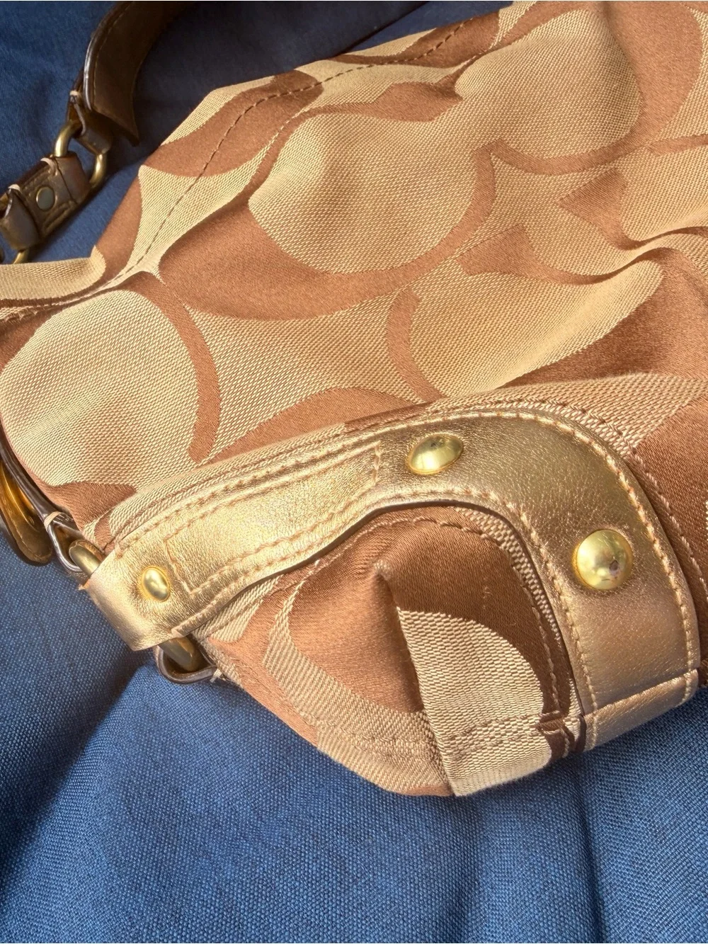 Coach shoulder hobo